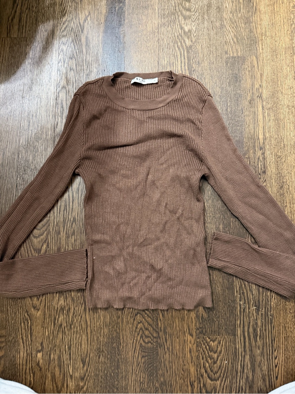 Ribbed Long-Sleeve Crewneck Top in Chocolate Brown